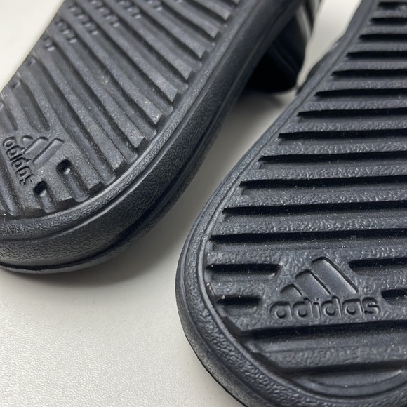 ADIDAS kids slides size 12K - Picture 13 of 15